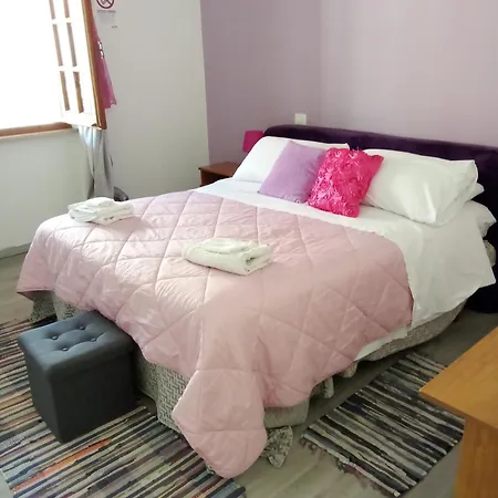 בית אירוח Economy Double Room, Bathroom In Shared